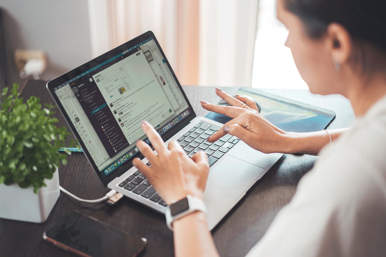 【塾ホームページ集客ガイド】問合せ数を倍増させるSEOと効果測定方法 12 telework 6795505 1280 1