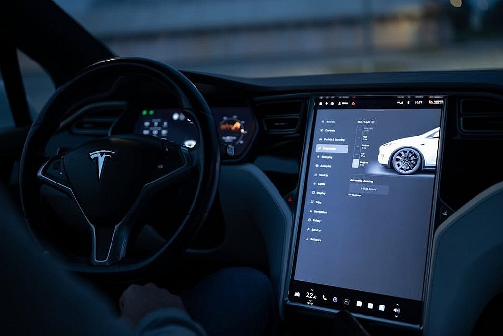 free photo of computer in tesla