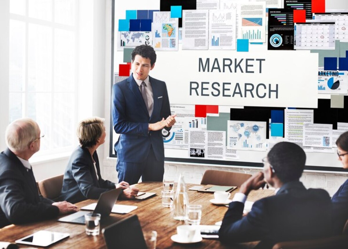 2025年最新【Webマーケティング種類比較】業種・規模別の選び方と実践手法 40 market research consumer information needs concept 53876 138645 1