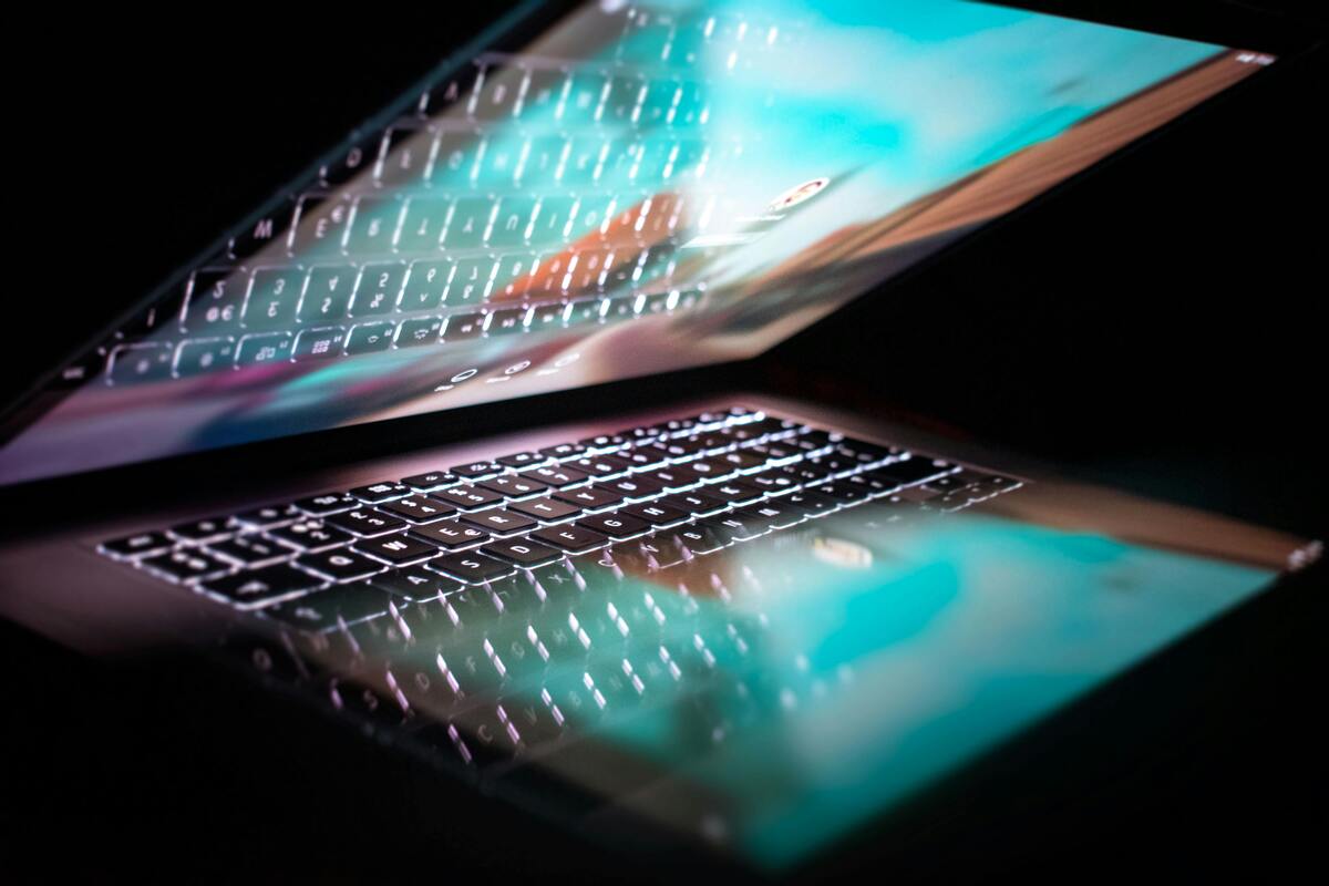 【外部からのサイバー攻撃防御と監視体制構築法】防御成功率99%実現の実践対策 48 pexels federico orlandi 1423142 3260626 1