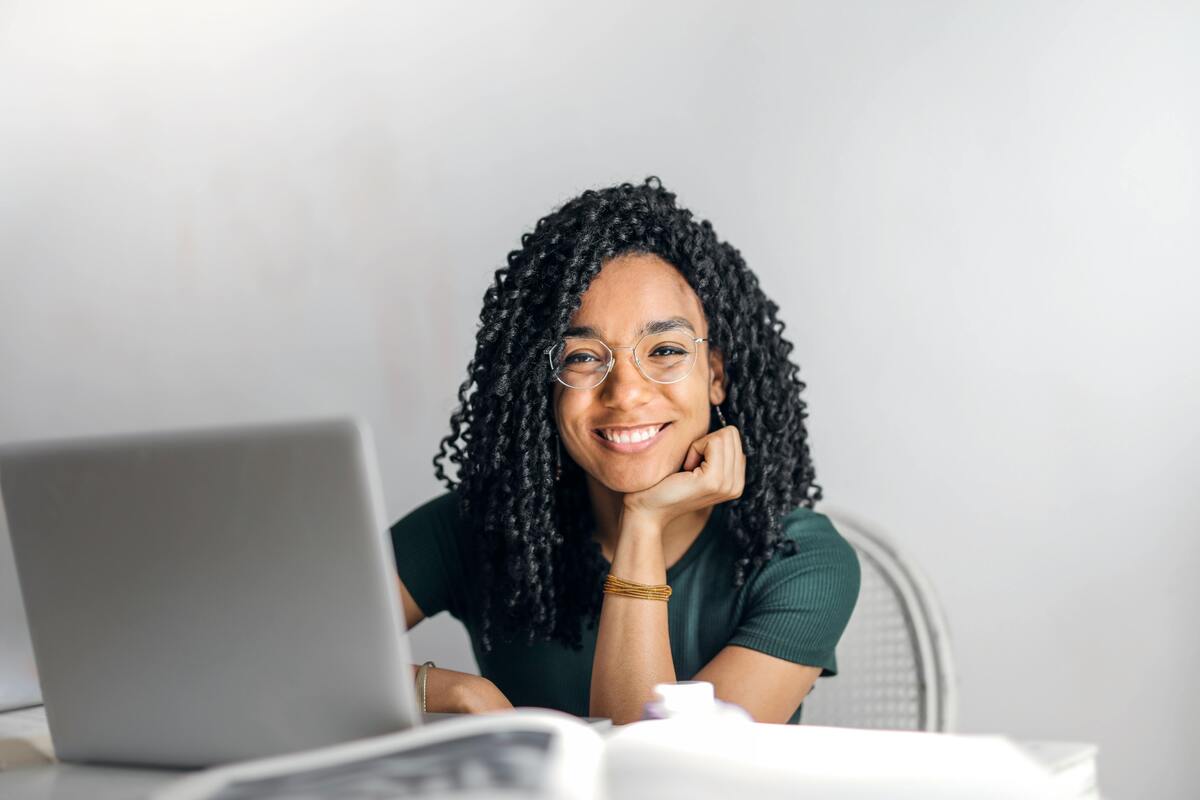 2025年最新版【女性経営者のWeb集客戦略】コンプライアンスとブランド構築のコツ 12 pexels olly 3769021 1