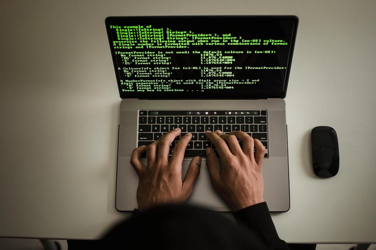 【ウェブサイトセキュリティ強化完全ガイド】防御成功率99.9%を実現する包括的対策 44 pexels sora shimazaki 5926382 1