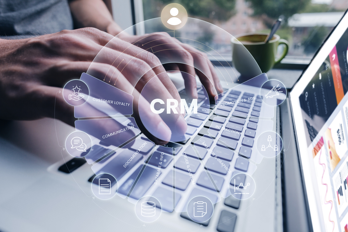 2025年最新版【Webマーケティング導入事例】 効果的な事例活用と実践方法 32 customer relationship management concept 1