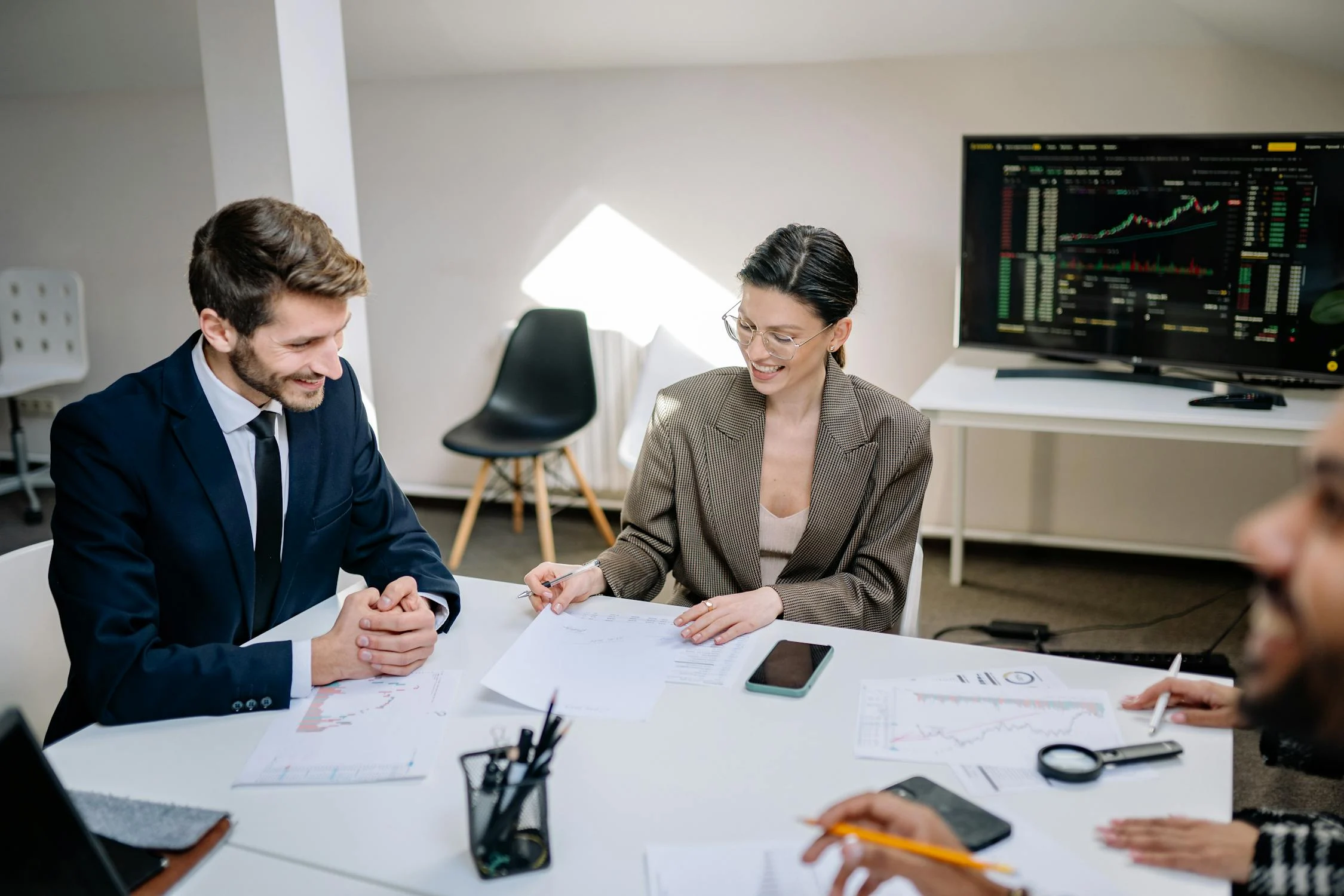 【実績重視のオウンドメディア制作会社 10選】BtoB企業が成功する選び方と費用・評判を完全比較
